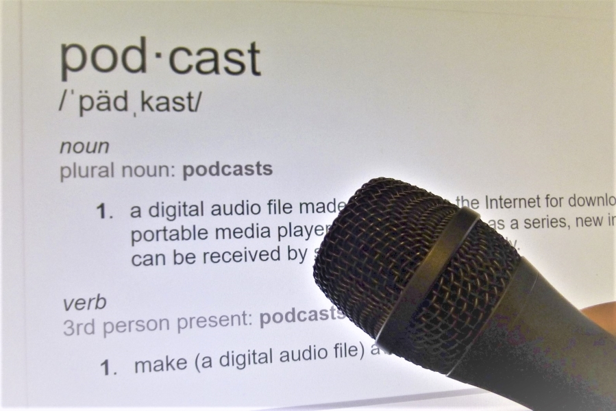 Podcast Alat Belajar yang Lebih Menyenangkan dari Buku?