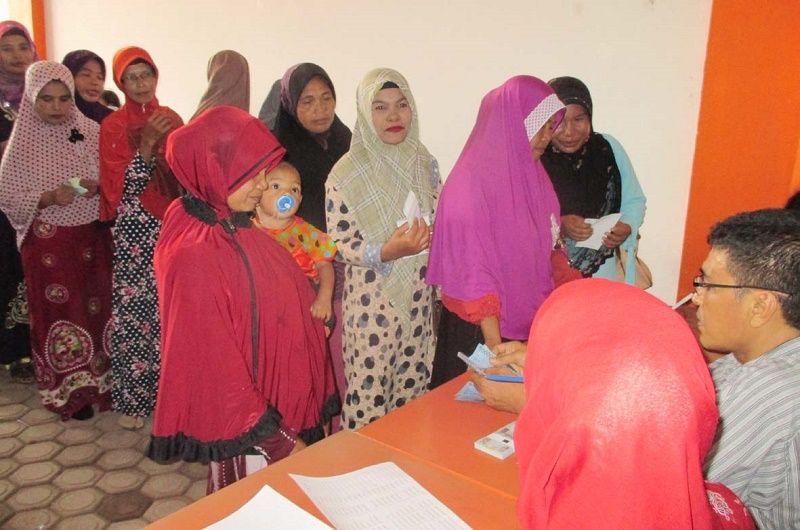 Dana PKH Cair, Kantor Pos Lhokseumawe Diserbu Ribuan Warga