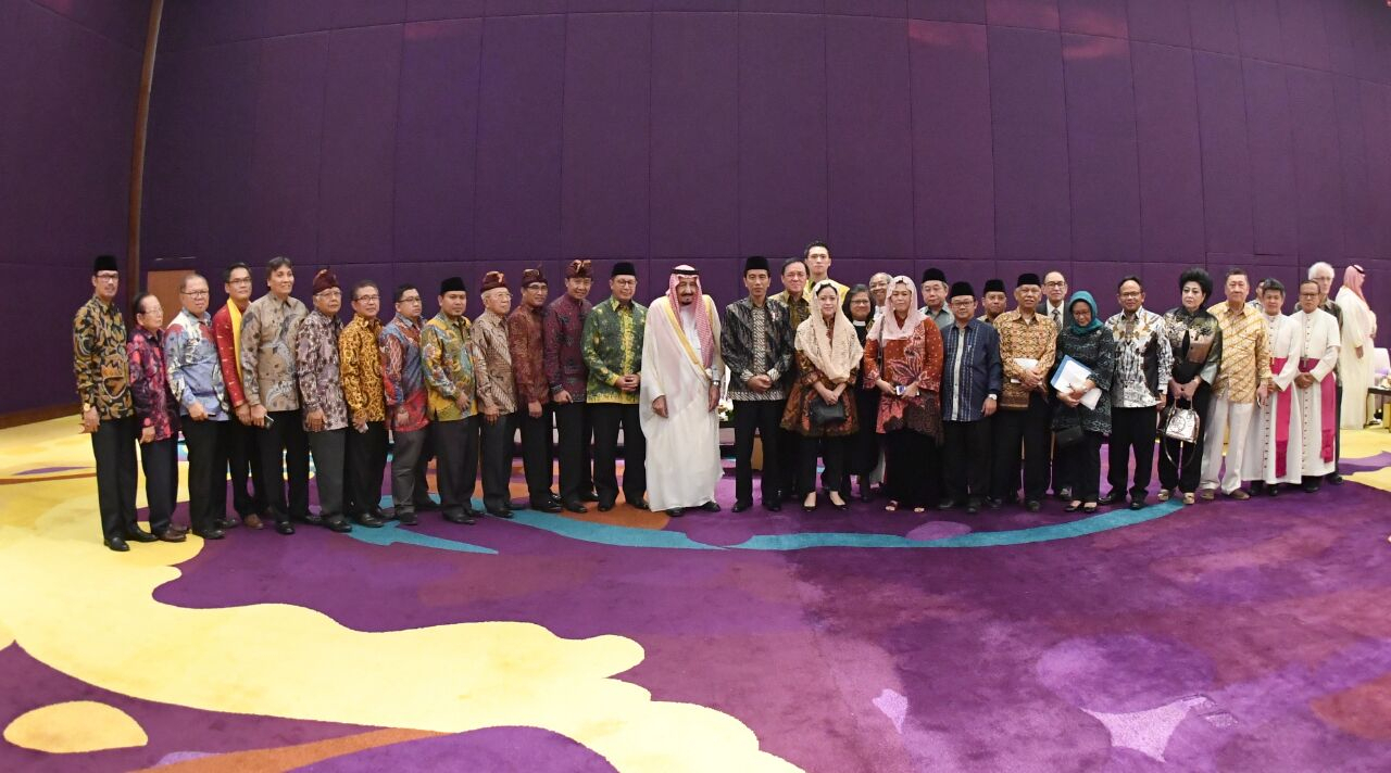 Bertemu Tokoh Lintas Agama, Raja Salman Dukung Dialog