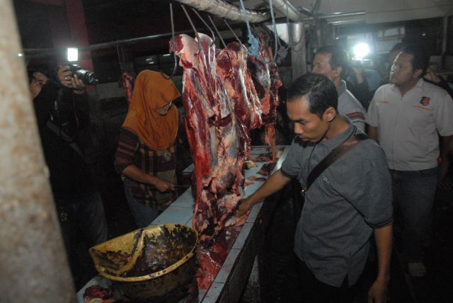 Di Jombang, Daging Busuk Jadi Campuran Rawon dan Soto