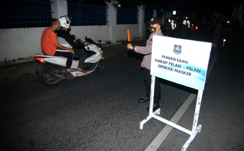 Pemerintah Perpanjang PPKM Skala Mikro, WFH Jadi 75 Persen