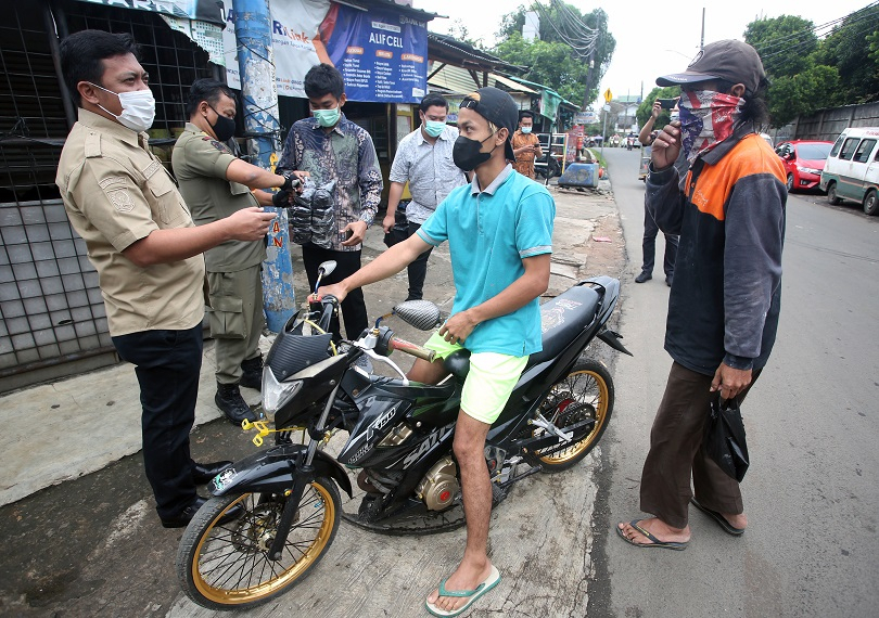 Covid-19 Melonjak, Pemkab Banjarnegara Intensifkan Operasi Masker di Pusat Keramaian