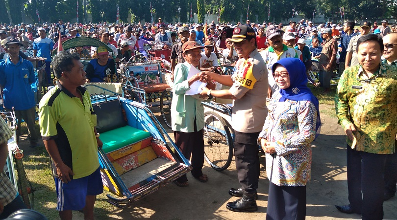 Pemkab Jombang Bagikan 