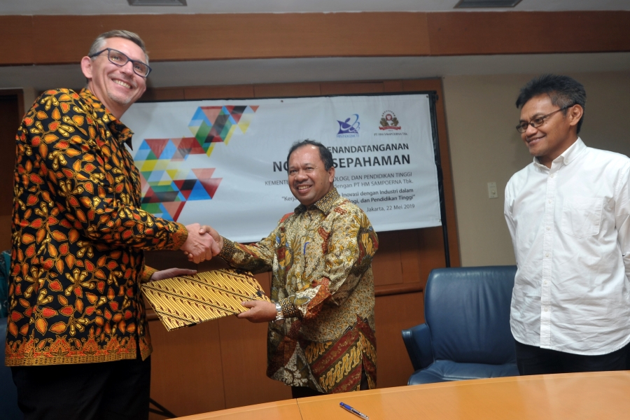 Kemenristekdikti Didesak Batalkan Kerja Sama dengan Industri Rokok