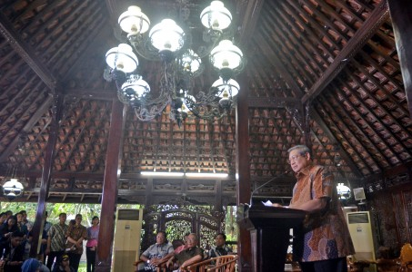 SBY Minta Kasus Ahok Diproses Secara Hukum 