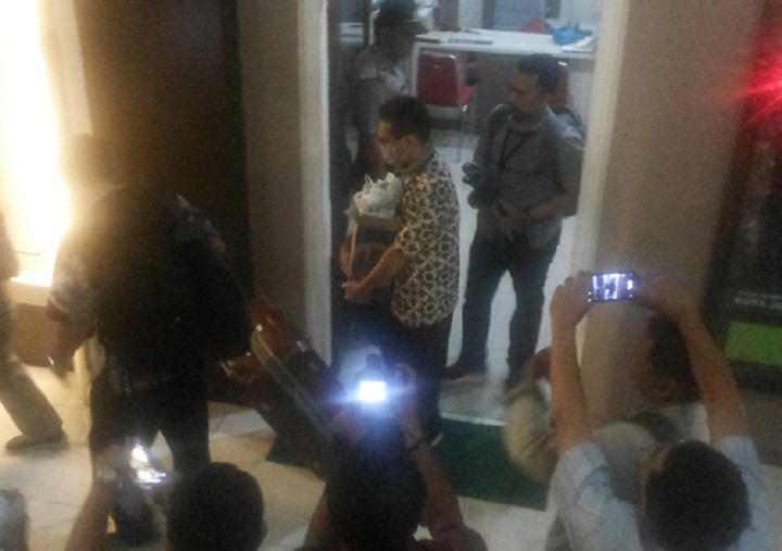 Sekda Jombang Bantah Digeledah KPK Karena Suami Tersangka Korupsi