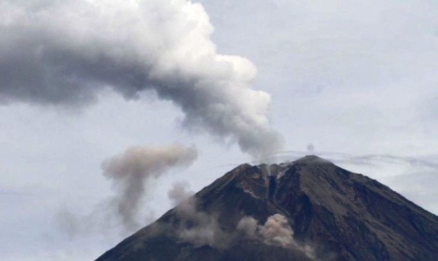 Badan Geologi Tambah Alat Pemantau Aktivitas Semeru