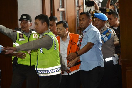 Sidang Perdana Setnov Dibuka,  Praperadilan Gugur? Ini Kata MA