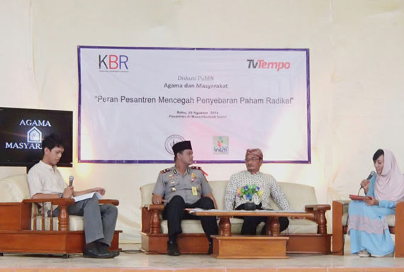 Pesantren Menangkis ISIS