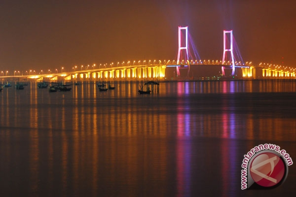 Roda Dua Gratis Lintasi Jembatan Suramadu