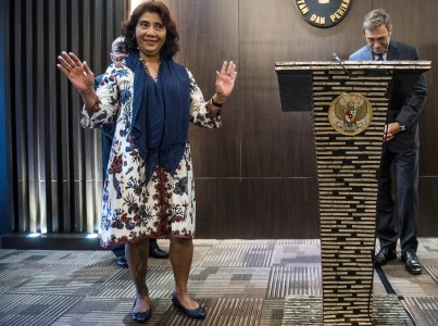 Menteri Susi Serahkan Kapal Buron Internasional Hua Li-8 Kepada Argentina