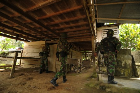 DPR Pantau Latihan TNI Di Poso