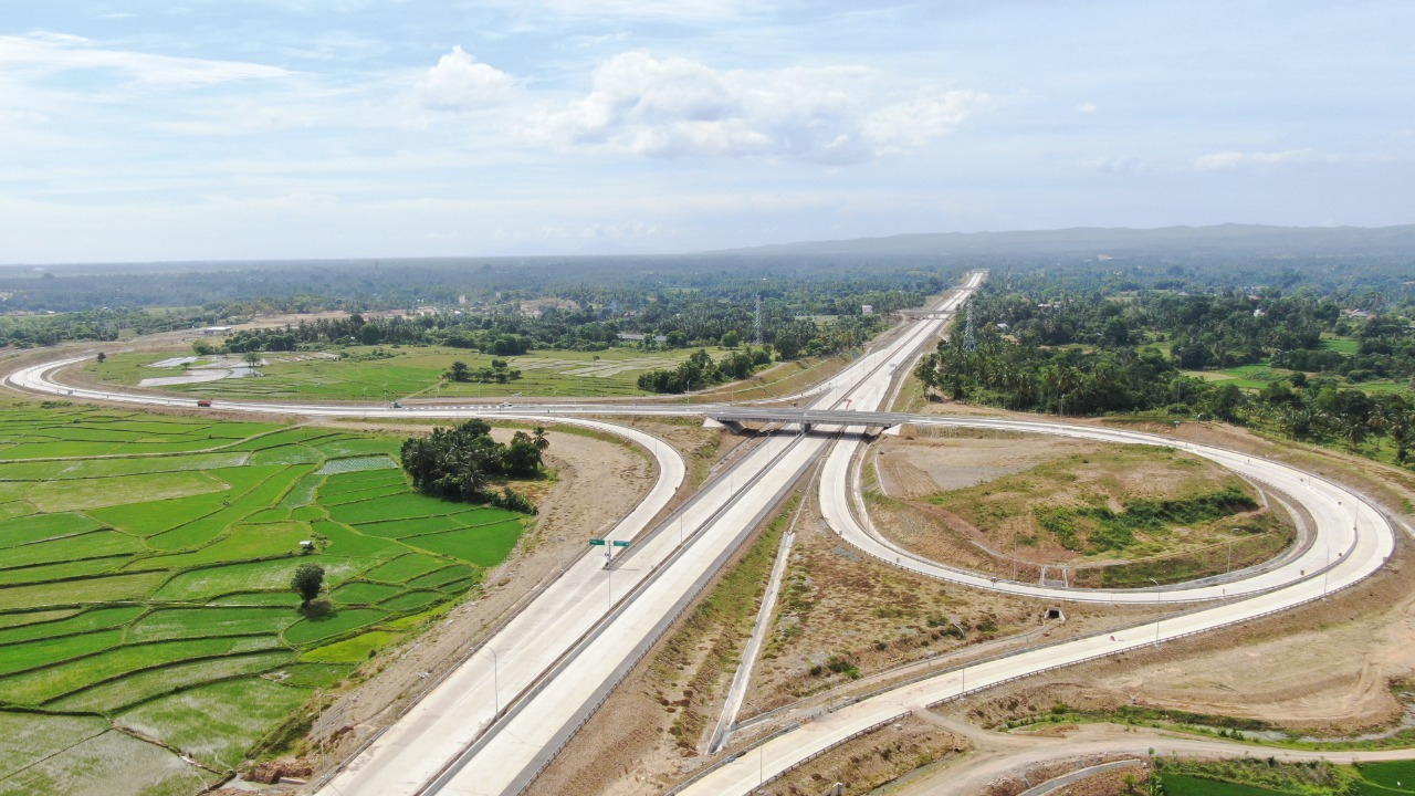 Presiden Jokowi Resmikan Tol Pertama di Aceh
