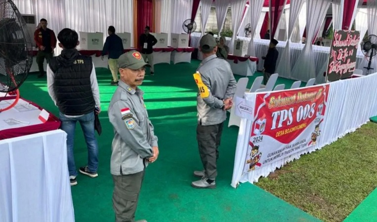 Pilkada 2024, Prabowo Nyoblos di TPS Bojong Koneng Bogor