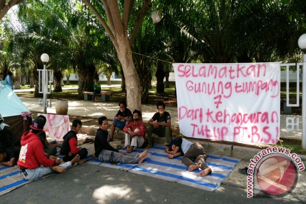 Tambang Emas Gunung Tumpang Pitu Ancam Habitat Satwa Dilindungi