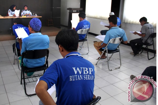 Siswa Ikut Ujian di Rumah Tahanan Balikpapan
