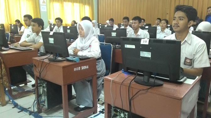 Lapor! Ada Grup LINE untuk Mencontek