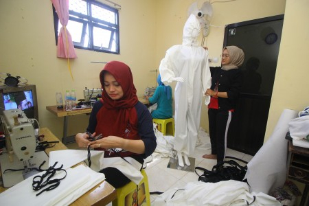 Kekurangan APD, Yuri Minta Lapor ke Provinsi