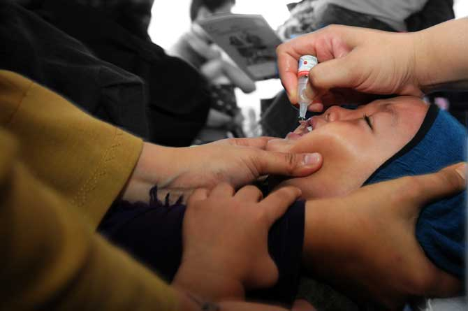 Industri Farmasi, Dokter dan Vaksin Palsu