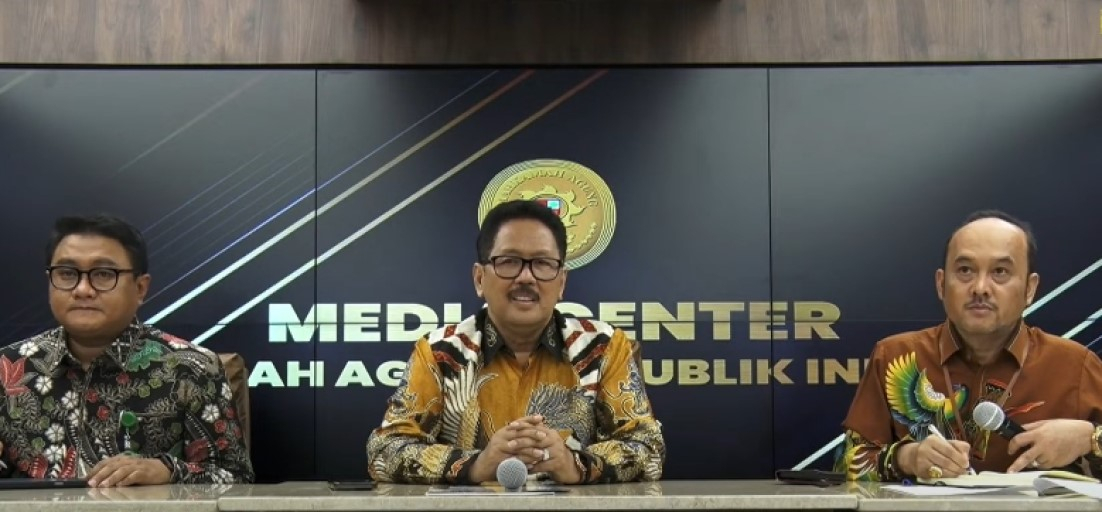 Diduga Terima Suap, MA Berhentikan Sementara Tiga Hakim PN Surabaya