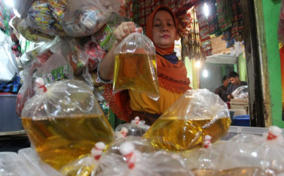 Harga Minyak Goreng Curah Turun di Banyumas, Kemasan?