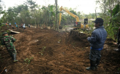 Banjir Surut, BPBD Brebes Perbaiki Tanggul Jebol