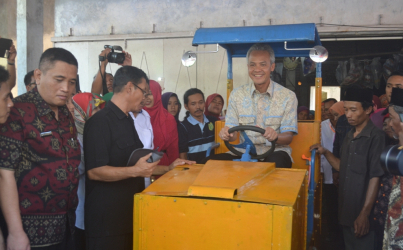 Curhat ke Gubernur Ganjar, Penderita Thalasemia Ini Dapat Beasiswa