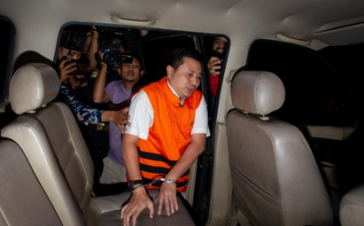 KPK Periksa Donny dalam Kasus Suap PAW DPR