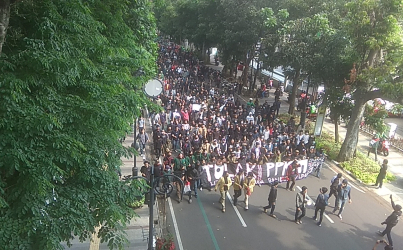 Demo Tolak PPKM Darurat, Pengunjuk Rasa di Bandung Bawa Bom Molotov