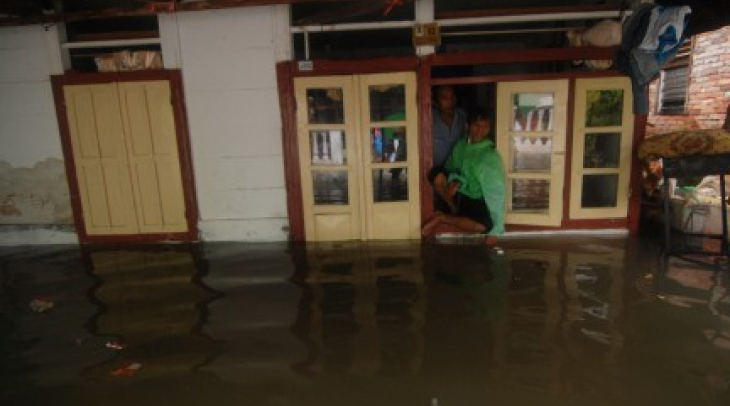 Pemprov Sulut Siapkan Bantuan untuk Pengungsi Banjir Pemprov Sulut Siapkan Bantuan untuk Pengungsi Banjir