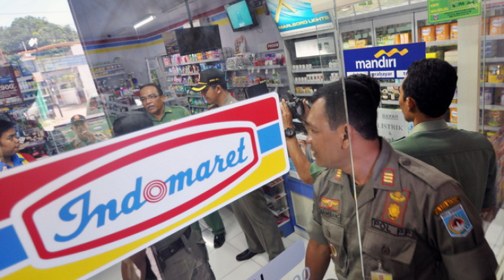 Satpol PP Solo Gandeng Linmas Tertibkan Jam Operasional Minimarket Satpol PP Solo Gandeng Linmas Tertibkan Jam Operasional Minimarket