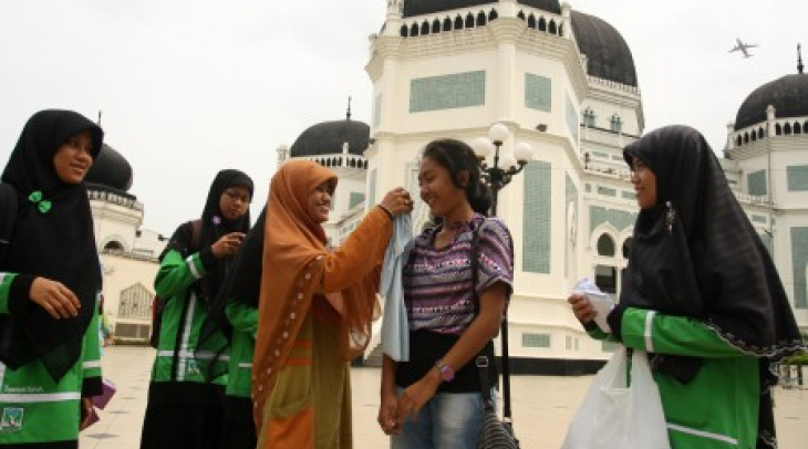Ahmadiyah Jatibening akan Bongkar Pagar Penyegel Mesjid Ahmadiyah Jatibening akan Bongkar Pagar Penyegel Mesjid
