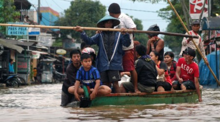 Banjir Sampang, Akses Ke Rumah Sakit Terputus Banjir Sampang, Akses Ke Rumah Sakit Terputus