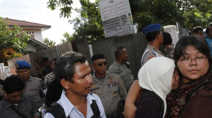 Masjid Disegel, Jemaat Ahmadiyah Datangi MPR Masjid Disegel, Jemaat Ahmadiyah Datangi MPR