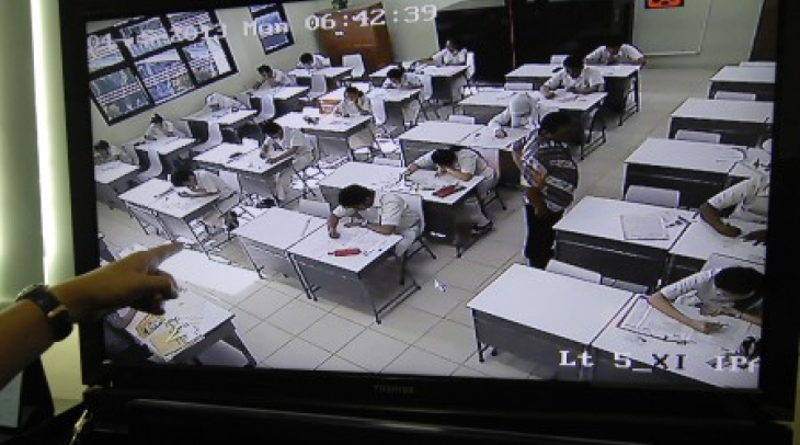 Paket Soal Kurang, Puluhan Pelajar di Pati Terlambat Kerjakan UN Paket Soal Kurang, Puluhan Pelajar di Pati Terlambat Kerjakan UN