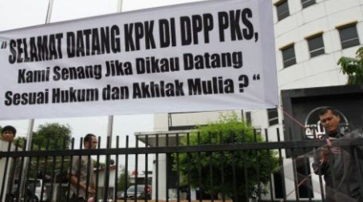 Sikap Politik PKS Aneh Sikap Politik PKS Aneh
