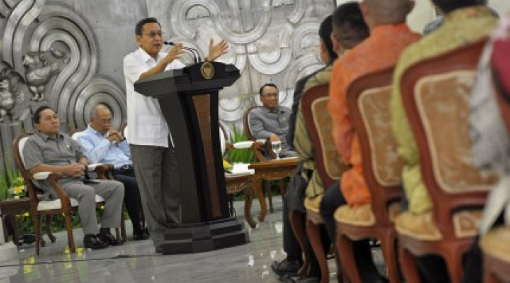 Wapres: Penaikan BBM Tunggu Kesiapan Program Kompensasi Wapres: Penaikan BBM Tunggu Kesiapan Program Kompensasi