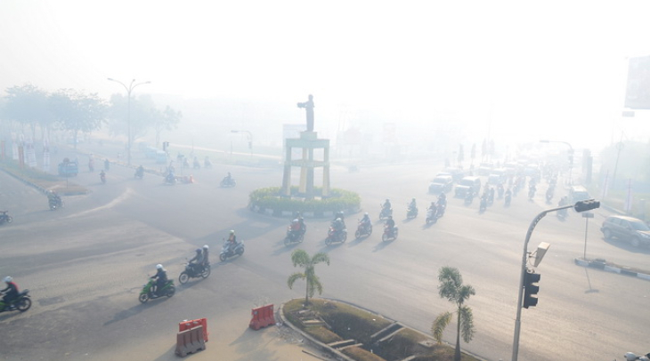 Hujan Turun, Kabut Asap di Dumai Berkurang Hujan Turun, Kabut Asap di Dumai Berkurang