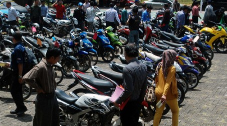 Di Sleman, Polisi Razia Sepeda Motor Hingga ke Parkiran Sekolah Di Sleman, Polisi Razia Sepeda Motor Hingga ke Parkiran Sekolah