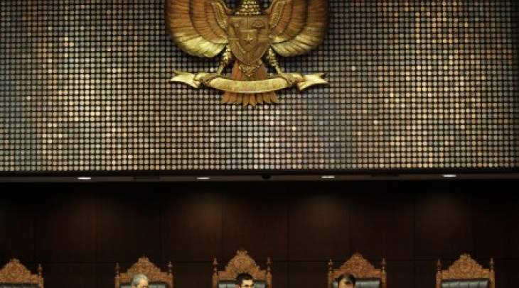 Persetujuan Perppu MK Masih Alot Persetujuan Perppu MK Masih Alot