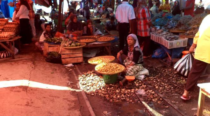 Dilema Pedagang Tradisional di Sawahlunto Dilema Pedagang Tradisional di Sawahlunto