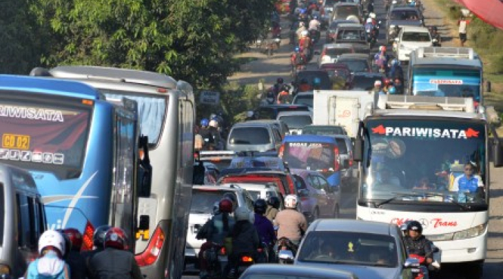 Kenaikan Harga Tiket Bus Lebaran Maksimal 35 Persen Kenaikan Harga Tiket Bus Lebaran Maksimal 35 Persen