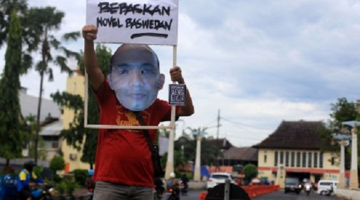 Febby Yonesta: Kasus Novel Hanya Dikorek-korek Febby Yonesta: Kasus Novel Hanya Dikorek-korek
