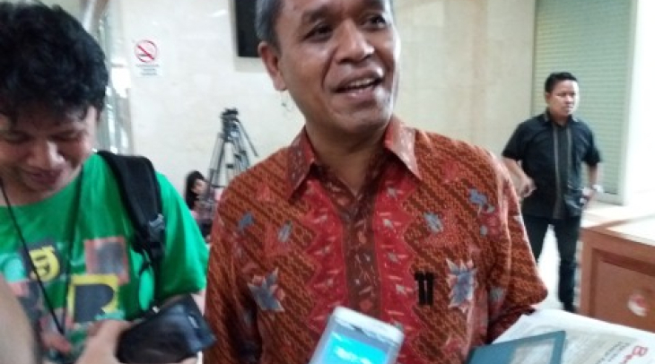 Komisi Hukum Ancam Batalkan 8 Nama Capim KPK Komisi Hukum Ancam Batalkan 8 Nama Capim KPK
